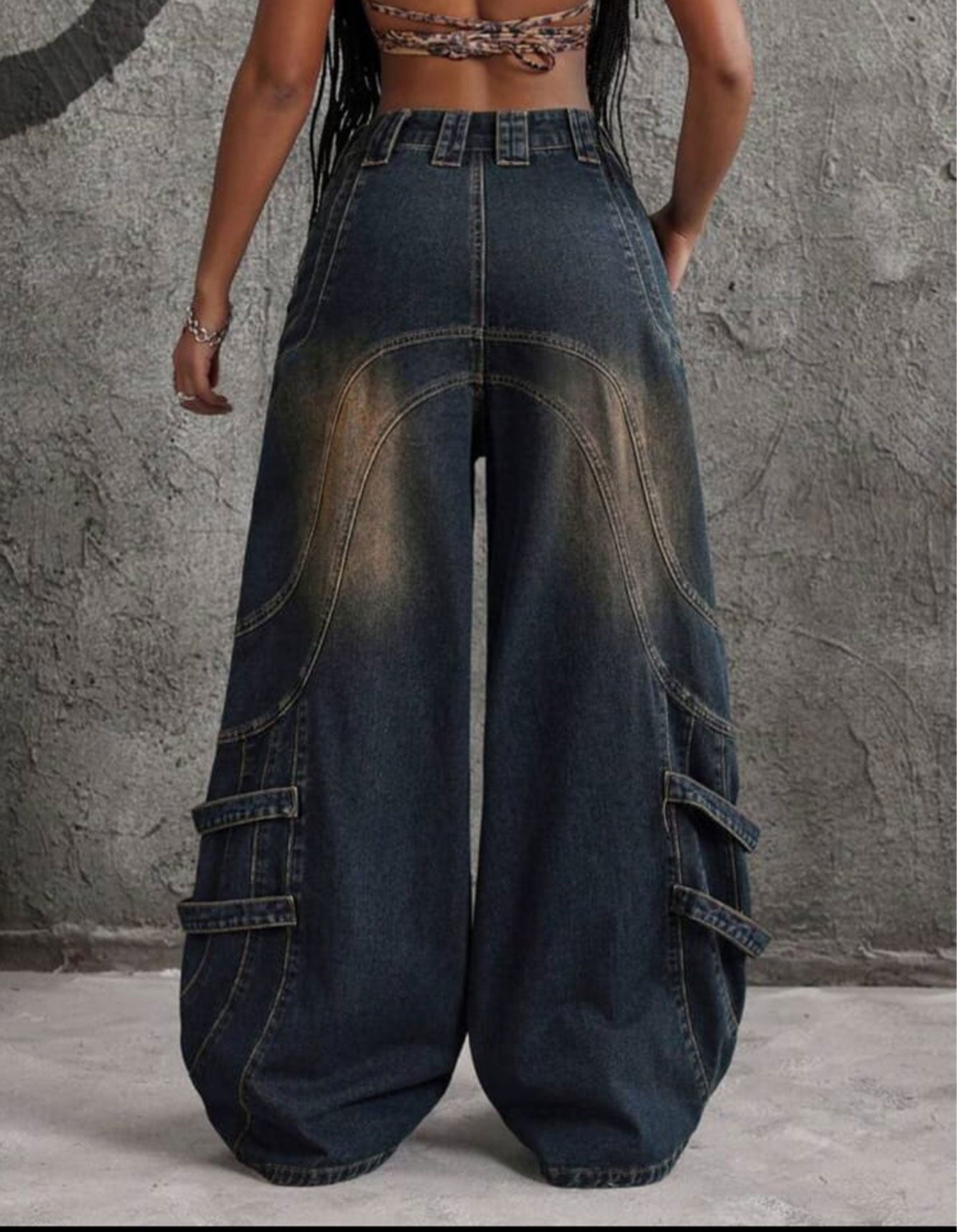 Women's Loose Fit Baggy Jeans – Button Pocket & Zipper Embellished